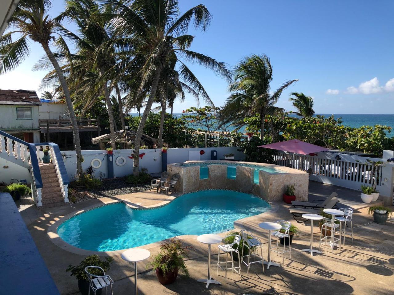 The Beach Guesthouse Pinones Exterior photo